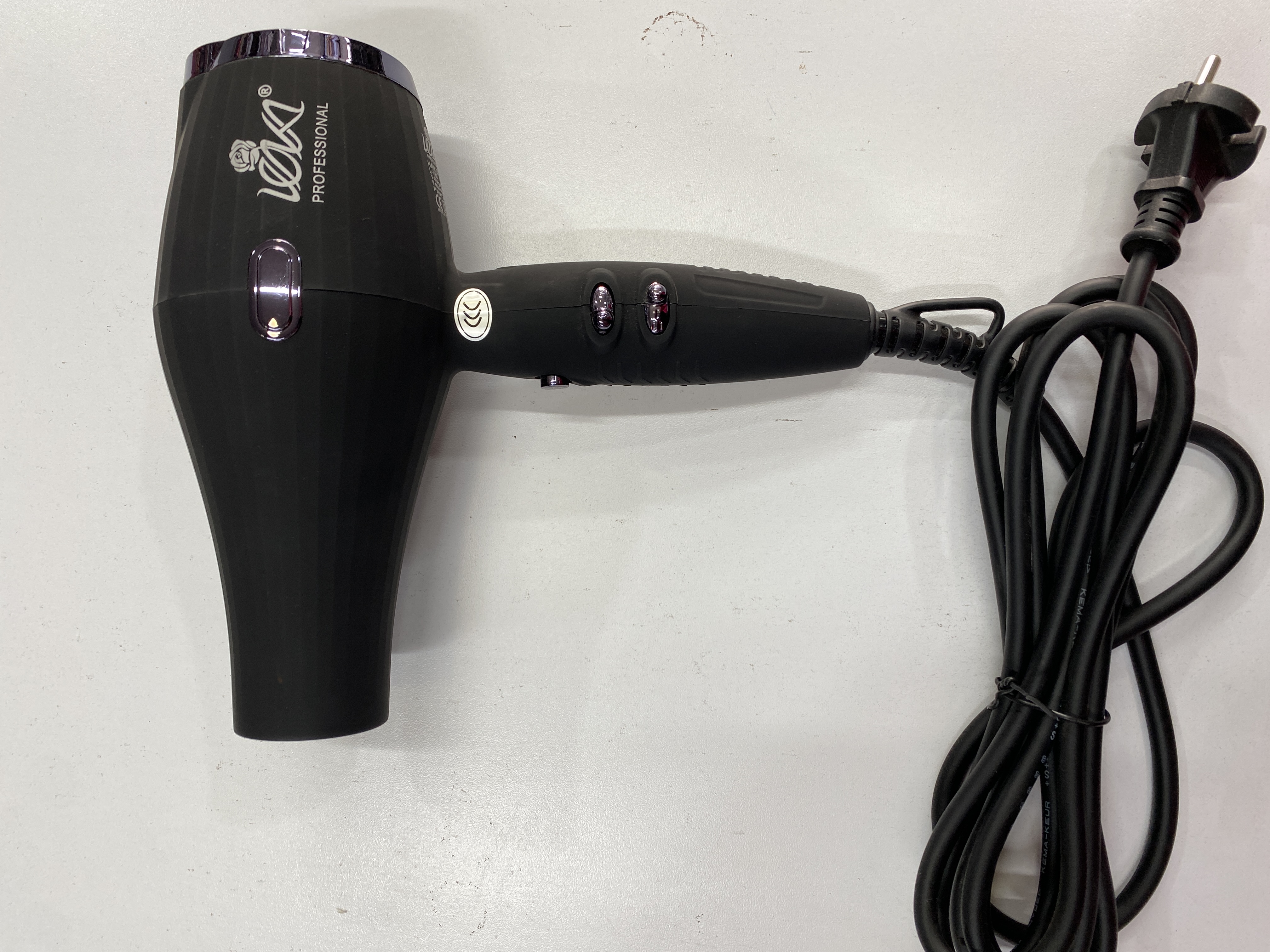 سشوار حرفه ای لنکا(LENKA) مدل L-1180